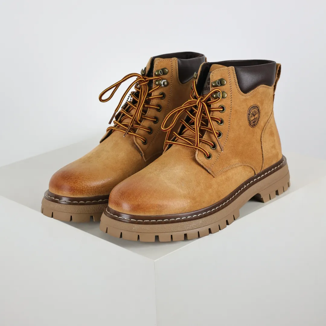 The price tag is 💰620. The core recommendation is good price. Timberland outdoor high-top casual rhubarb boots series #Guangdong Dachang quality. Original box and original packaging. Fashionable and trendy matching. The fabric is made of Italian 🇮🇹 top-grade frosted fine-grained cowhide. It is paired with anti-odor and anti-corrosion genuine leather latex insoles. The outsole and hardware are all made from original factory raw materials. The same process as the original Goodyear, never open the glue. Good products do not kill pigs. Exclusive launch on the entire network. The quality is beyond doubt. The complete set of official website unified packaging gives you a perfect wearing experience. It is of high quality and durable. A must-have for sportsmen. Specially designed to treat those who are not handsome. High-quality and first-class foot feel. Specially designed for cold protection and outdoor use this winter. Casual matching for daily use. Size: 38 39 40 41 42 43 44 (leather shoe size)